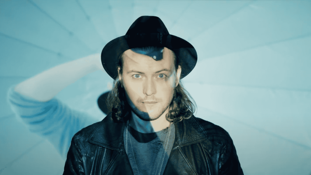 Afromental – Differences