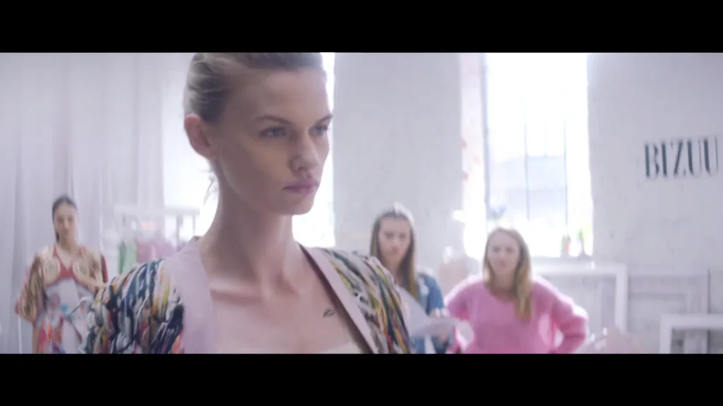 Renault Bizuu-True Stories